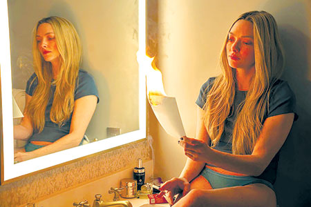 Аманда Сайфред нанимает на работу Сидни Суини