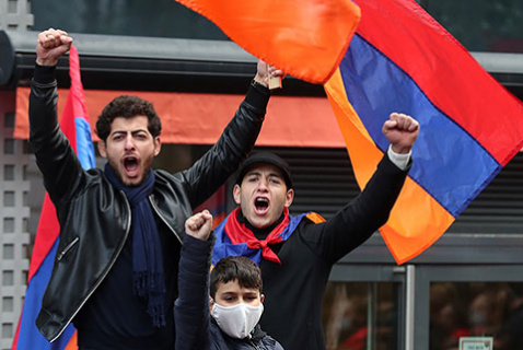 В армянской диаспоре вербуют бойцов для Карабаха
