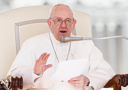 Что означают слова папы Франциска об «алтарнике Путина» и «лае НАТО у дверей России»