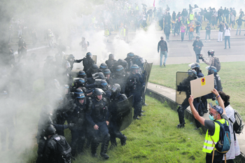 париж, массовый протест, погромы, дижок, чеченцы, североафриканцы, полиция, насилие, удушающие приемы