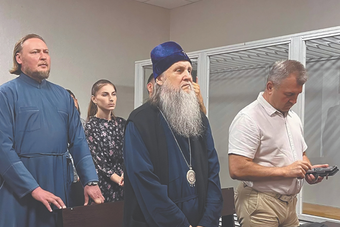 Cиловики решили взять штурмом Киево-Печерскую лавру 