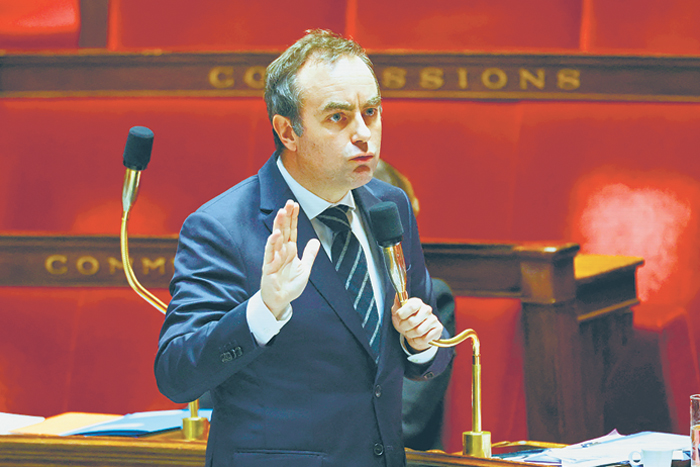 Во Франции сделана первая в этом году попытка отправить в отставку правительство