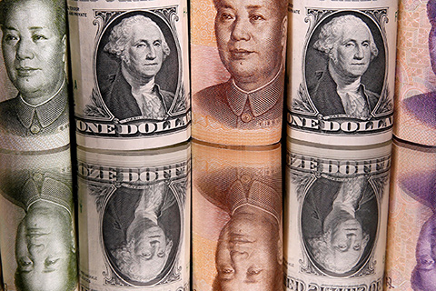 Юань становится для россиян заменой доллару