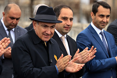 В схватке за Армению сошлись два "агента"