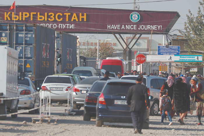 Киргизия и Узбекистан обменялись территориями