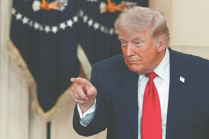 Трамп отказался от намерения сменить в Иране власть