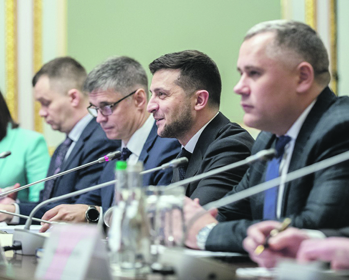 Зеленский готов закончить войну в Донбассе