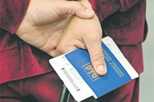 Украинцев выталкивают из "убежища"