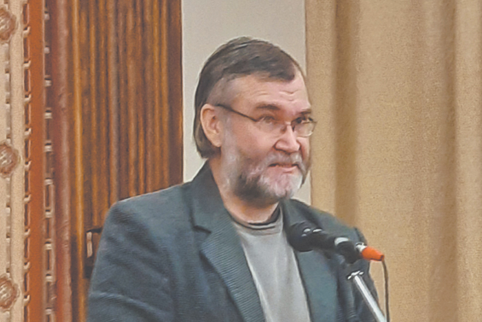 Превращаясь из зверей в людей
