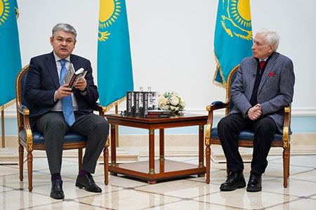 казахстан, токаев, кошербаев, млечин, ощество, политика