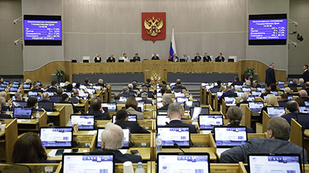 Коммунисты и эсэры осторожно выражают протест бюджету