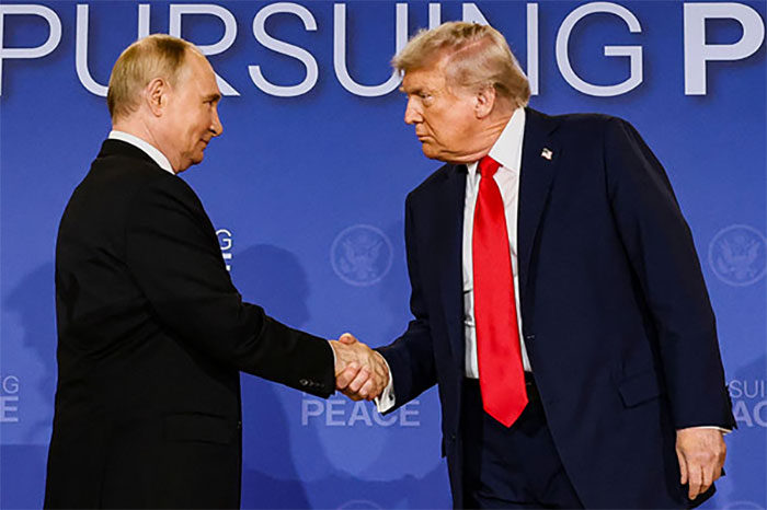 Майкл Бом. Трампу следует уловить все ядерные сигналы Путина