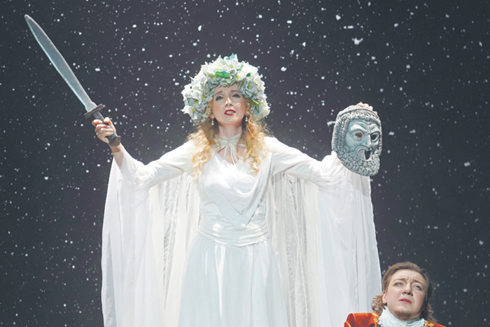 Скорбели по нему и Ангел, и Черт