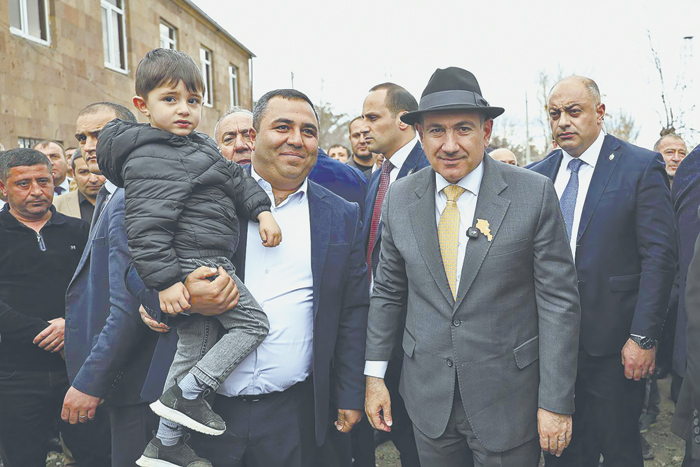 Пашинян открыл "Гражданскому договору" дорогу к победе