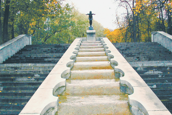 На работу на роликах