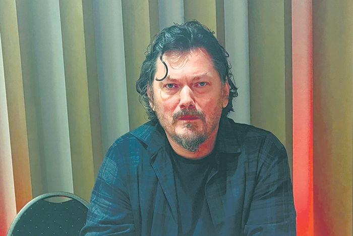 Архиерей "проиграл" в покер Патриарший экзархат Западной Европы