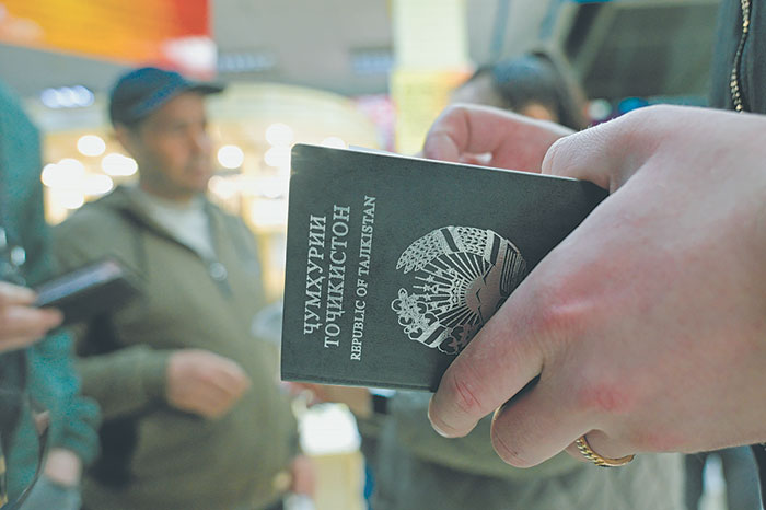 Таджикистан не смог справиться с зависимостью от денег мигрантов