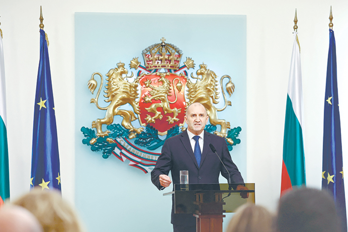 Президент Болгарии намерен пересесть в кресло премьер-министра