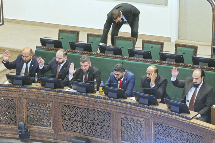 Сирия. Прошло первое заседание нового парламента, созданного после свержения Башара Асада