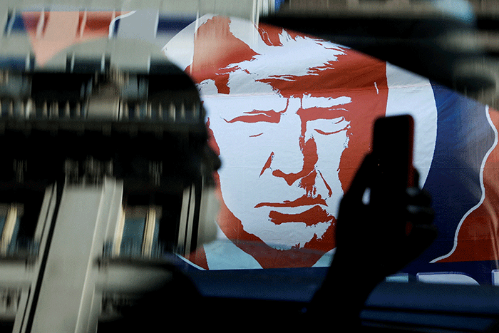 Трамп предложил себя на место спикера Палаты представителей...