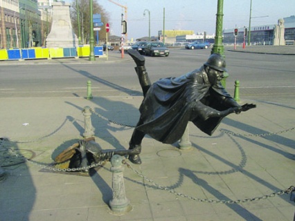 памятники, история, общество