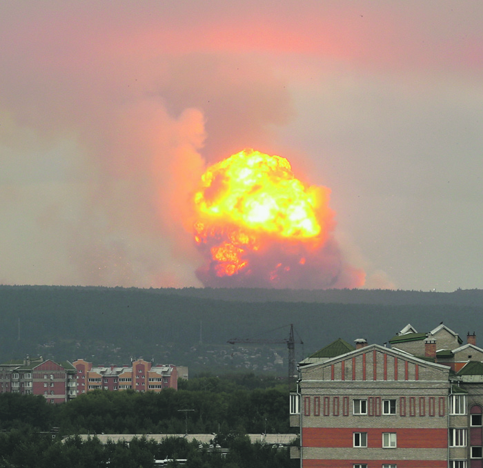 Горит военный склад под Ачинском