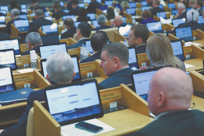 Действующие депутаты готовятся к девятому созыву