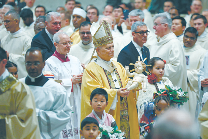 Фото недели.  Папа Римский Лев XIV совершил Рождественскую мессу