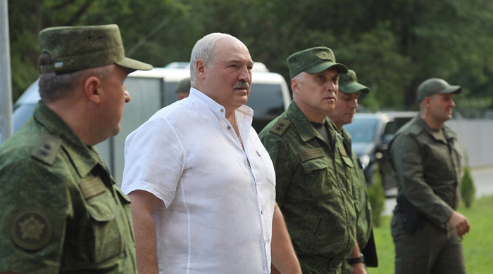 Лукашенко считает, что в жару воевать нельзя