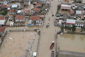 Наводнение в Иране размывает позиции власти