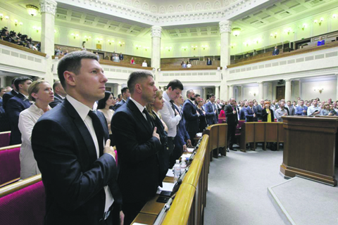 Зеленский обещает  поделиться властью с народом