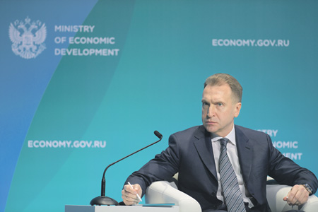 Правительственные чиновники хотят сохранить зарплаты при смене места работы