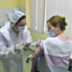 Москвичей вакцинируют от ковида первыми в России