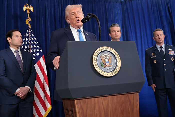 Почему американский президент перешел к "дипломатии канонерок"