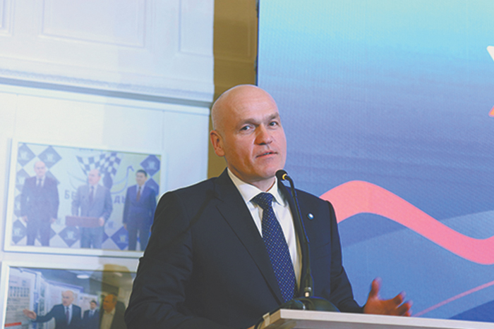 Андрей Филатов победил Сергея Карякина на выборах президента ФШР