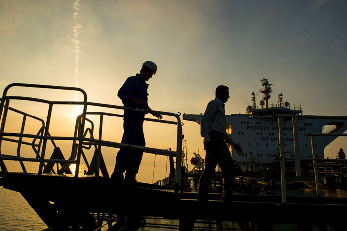 Иран захватил еще один, третий по счету, танкер в Персидском заливе