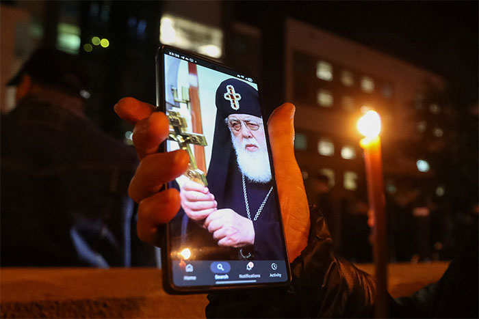 Весна без патриарха