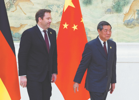 фрг, вице канцлер клингбайль, визит в китай, сдпг, внешняя политика, урегулирование российско украинского конфликта, редкоземельные мметаллы