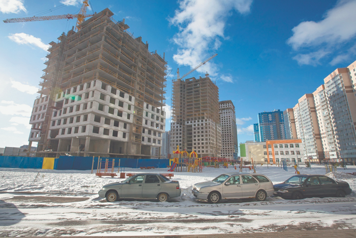 Ускоренное строительство жилья спасет экономику
