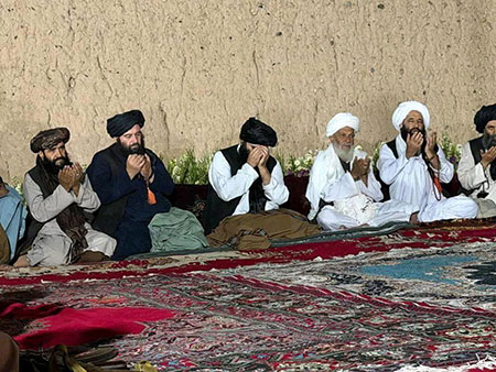 Лидеры конкурирующих кланов "Талибана" решили показать единство