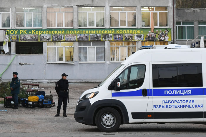 В Керчи ученик колледжа устроил массовый расстрел (2)