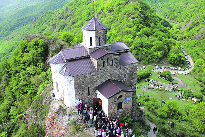 Кавказ защищает своего бога от РПЦ