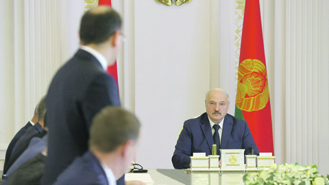 Лукашенко предлагает Западу диалог