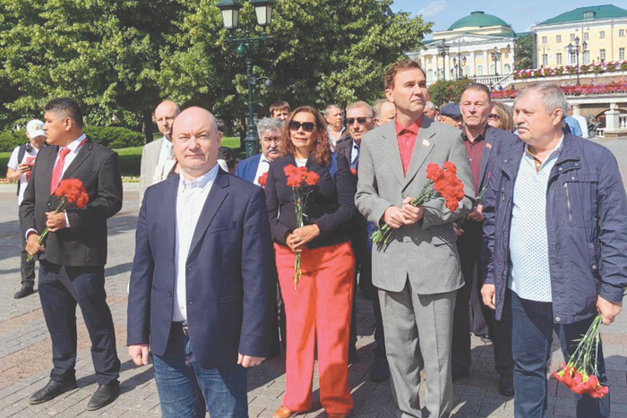 На выборы выдвинулись полдесятка малых партий