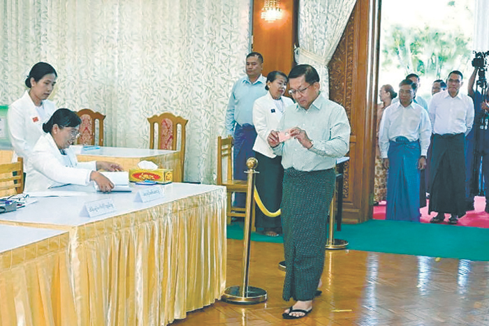 Выборы в Мьянме сравнили с театром абсурда