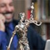 Адвокаты пытаются избавить клиентов от сговорчивых «назначенцев»