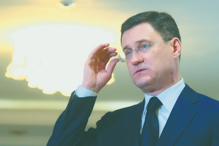 Бензин на заправках подорожает к августу 