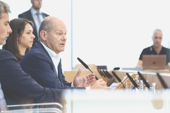 Шольц заявил, что в 2025 году поборется за пост канцлера