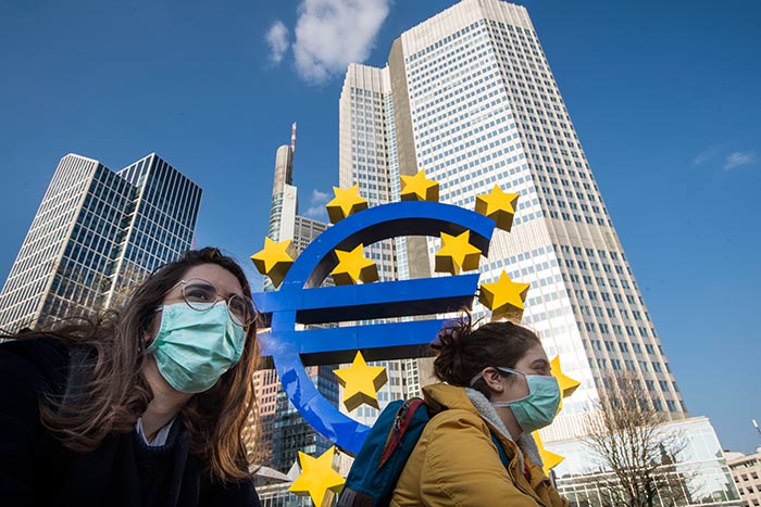Пандемия поделила Евросоюз на два лагеря