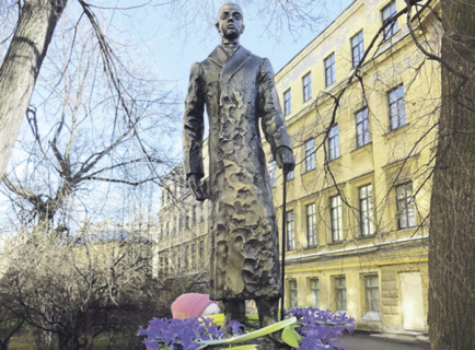 (поэзия, николай гумилев, санкт-петербург, памятник, театр, юрий любимов, театр им. вахтангова, максим горький, юбилей, москва, тула, детская литература)